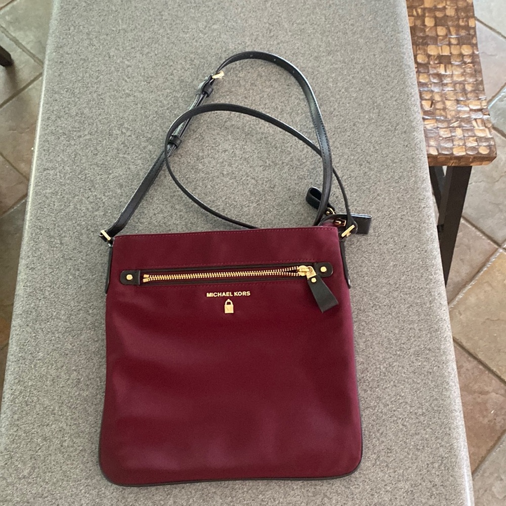 Micheal Kors crossbody bag